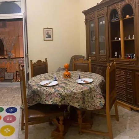 Intero Di 75 Mq Borgo 아파트 타란토